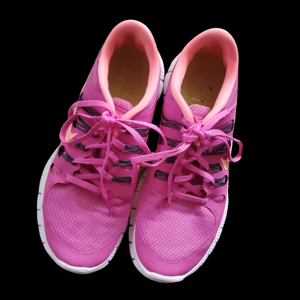 Nike free Pink and Peach Womens running shoes. Size 10 US. - Picture 5 of 11